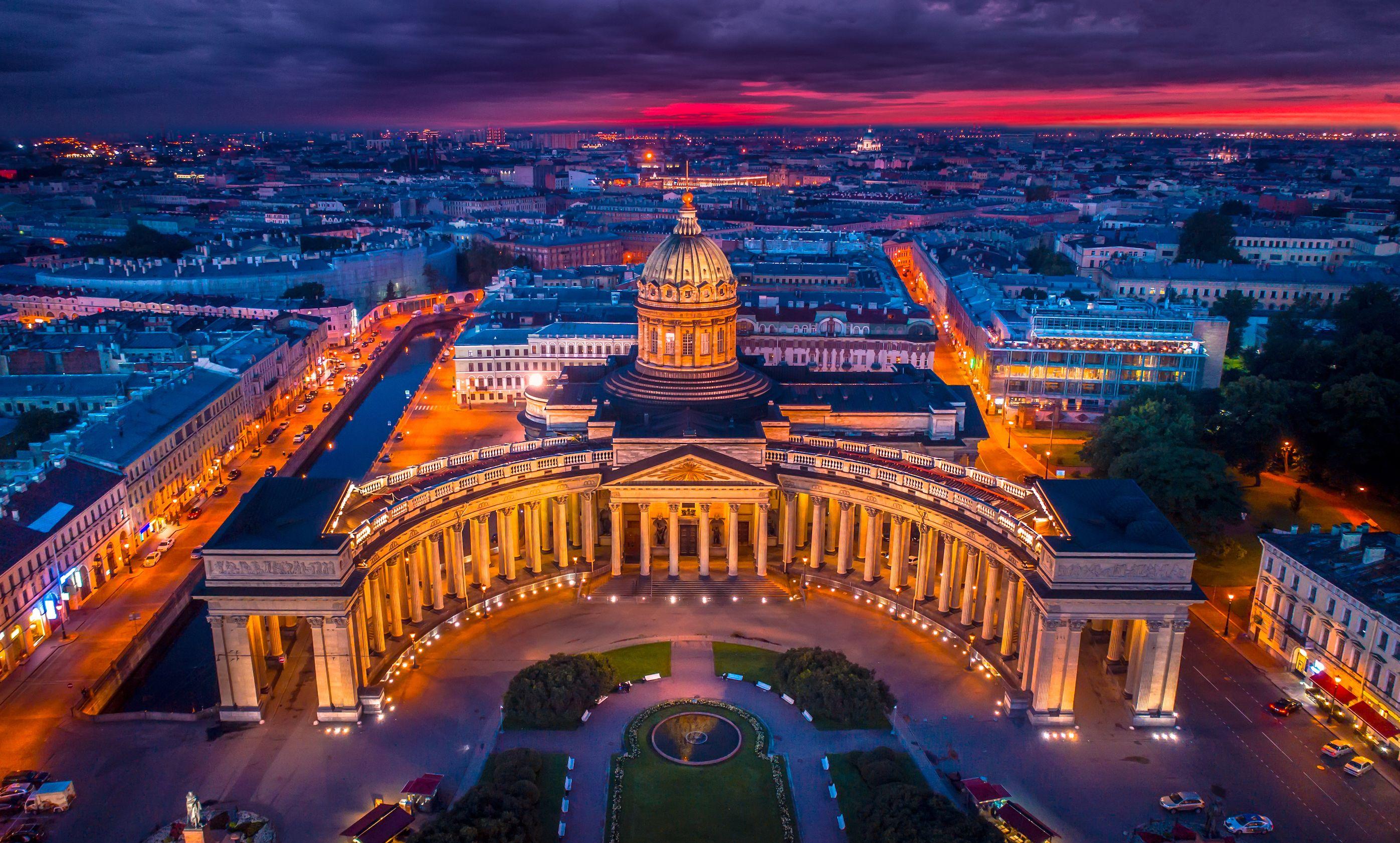 explore beautiful attractions in Saint Petersburg on attenvo